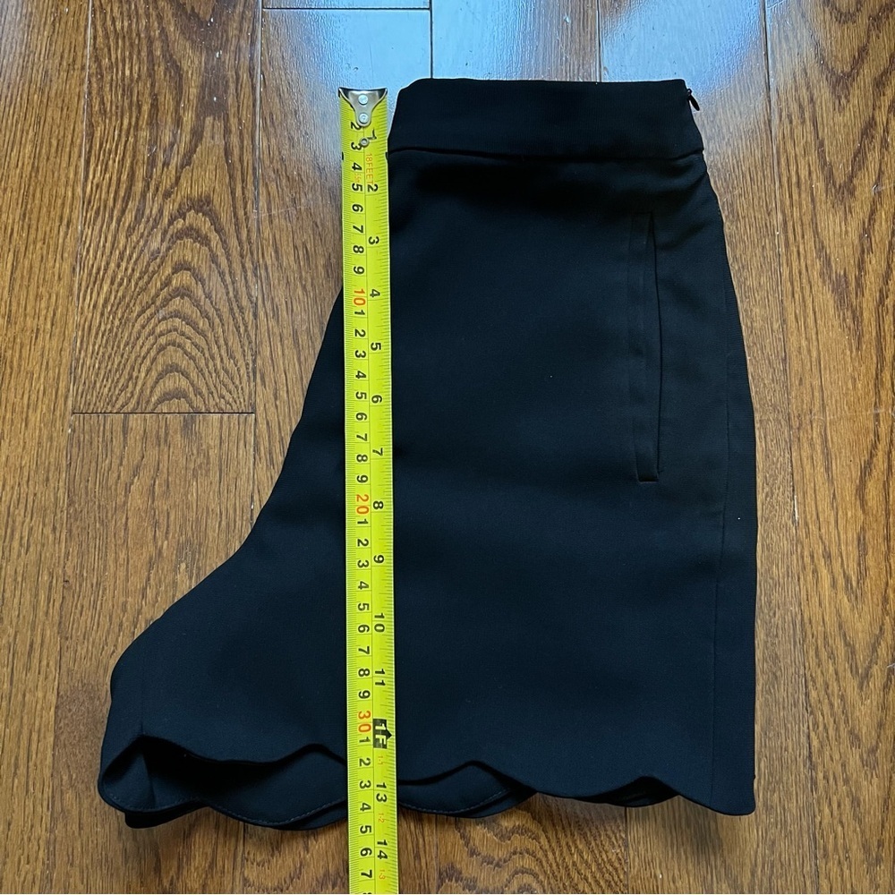 Aritzia Wilfred Black Scalloped Crepe Trousers Shorts - Sz 2 - Picture 11 of 13